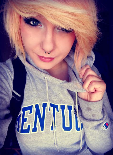 cute emo hair|emo girl with blonde hair.